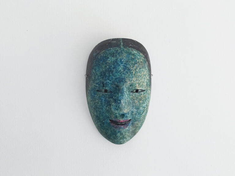 MYSTERIOUS WOMAN MASK