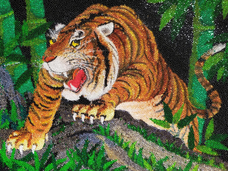 TIGER OF BEADS