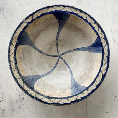 BLUE-AND-WHITE SWIRLING LARGE BOWL