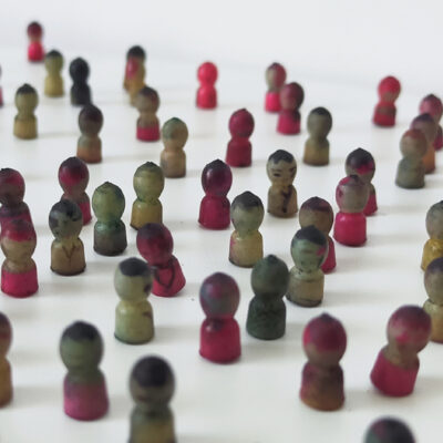 CLUSTER OF TINY KOKESHI