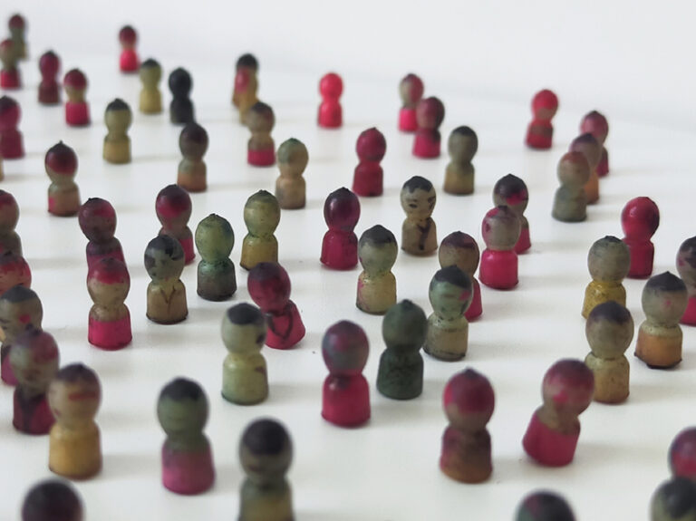 CLUSTER OF TINY KOKESHI