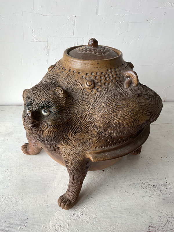 LUCKY TEA KETTLE TANUKI