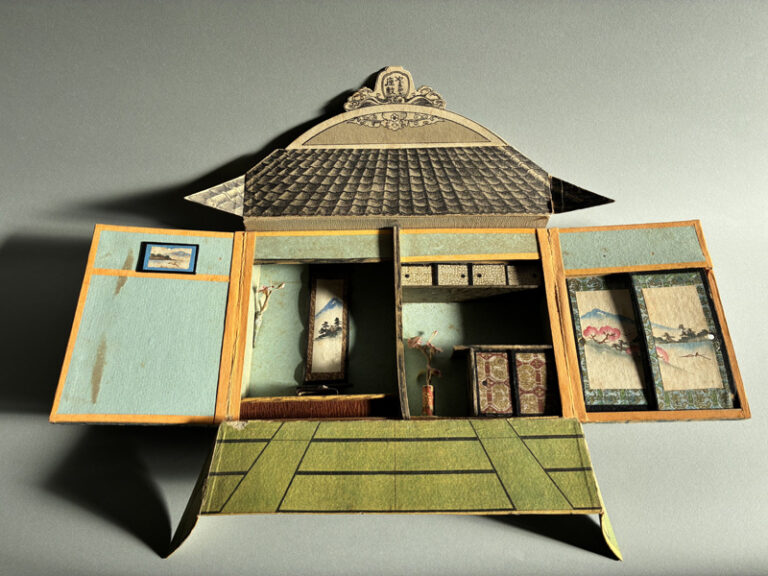 PAPER JAPANESE HOUSE